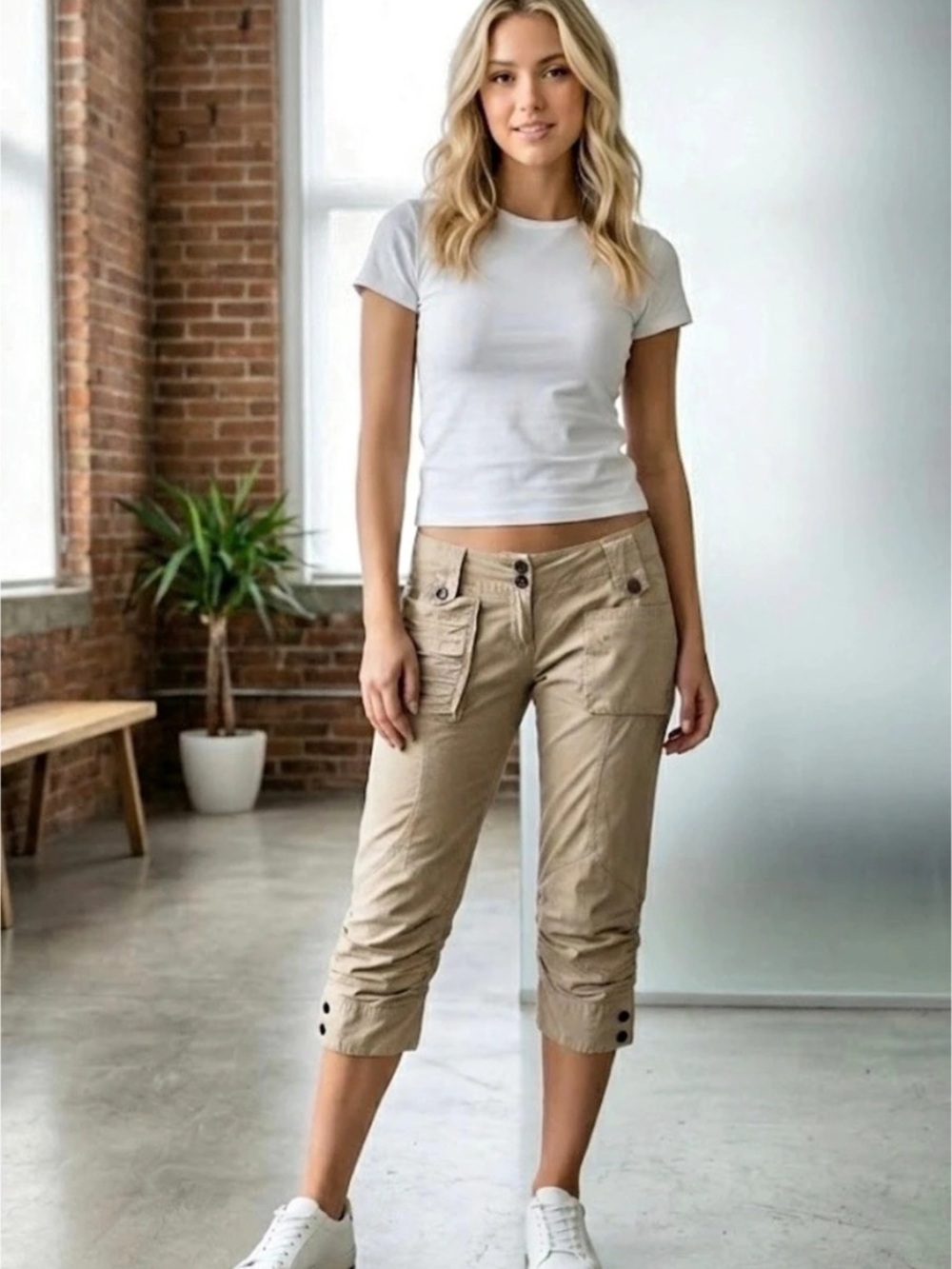 🔴 VITRIN European Khaki Low-Rise Capri Cargo Pants – Size S